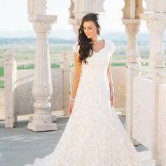 03 modest_wedding_dresses_12_of_23